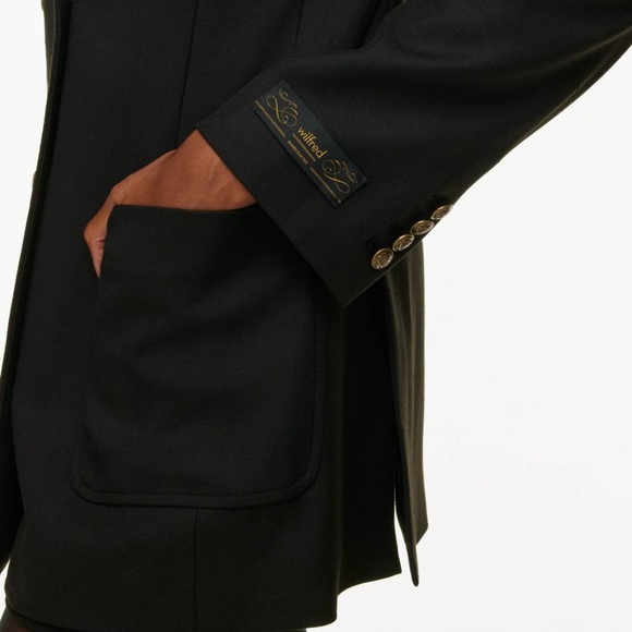 Allegro Blazer
Double-breasted relaxed twill blazer - Picture 11 of 12